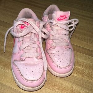 Nike Triple Pink Dunks